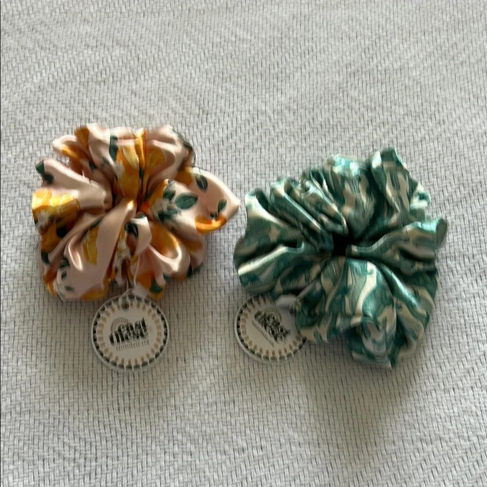 Satin Scrunchies Set - Oranges and Alligators NWT